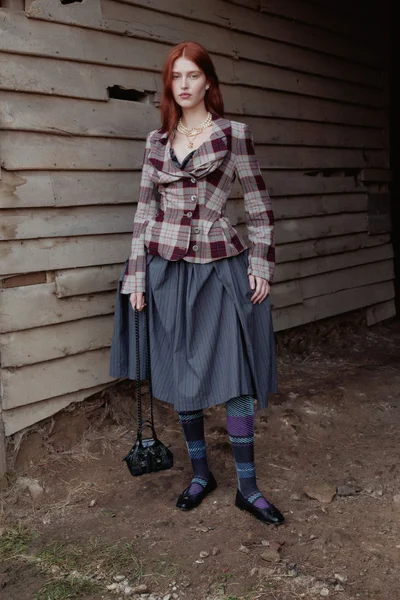 Look 28